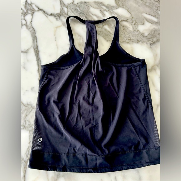Lululemon racerback tank with mesh back. Black. Size 6 - Picture 2 of 3